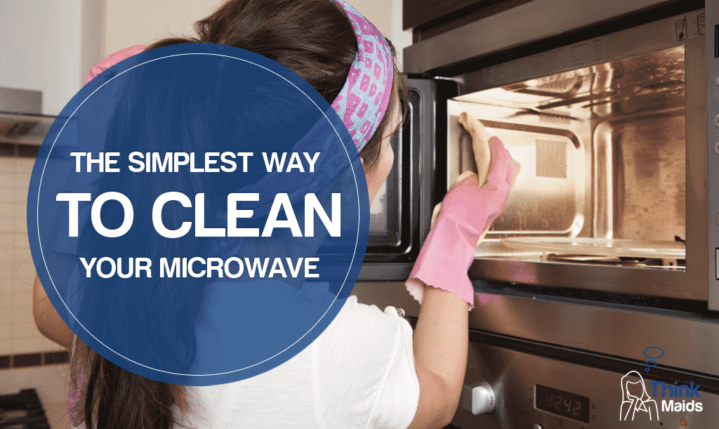 cleaning microwave 